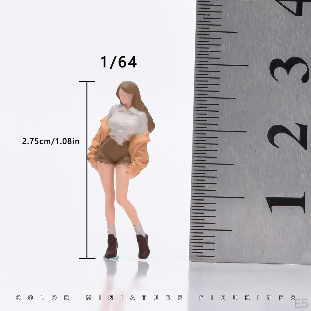 1/64 Miniature Figures Model Action Figure Hand Painted Garage Scene People Resin Collection Desk
