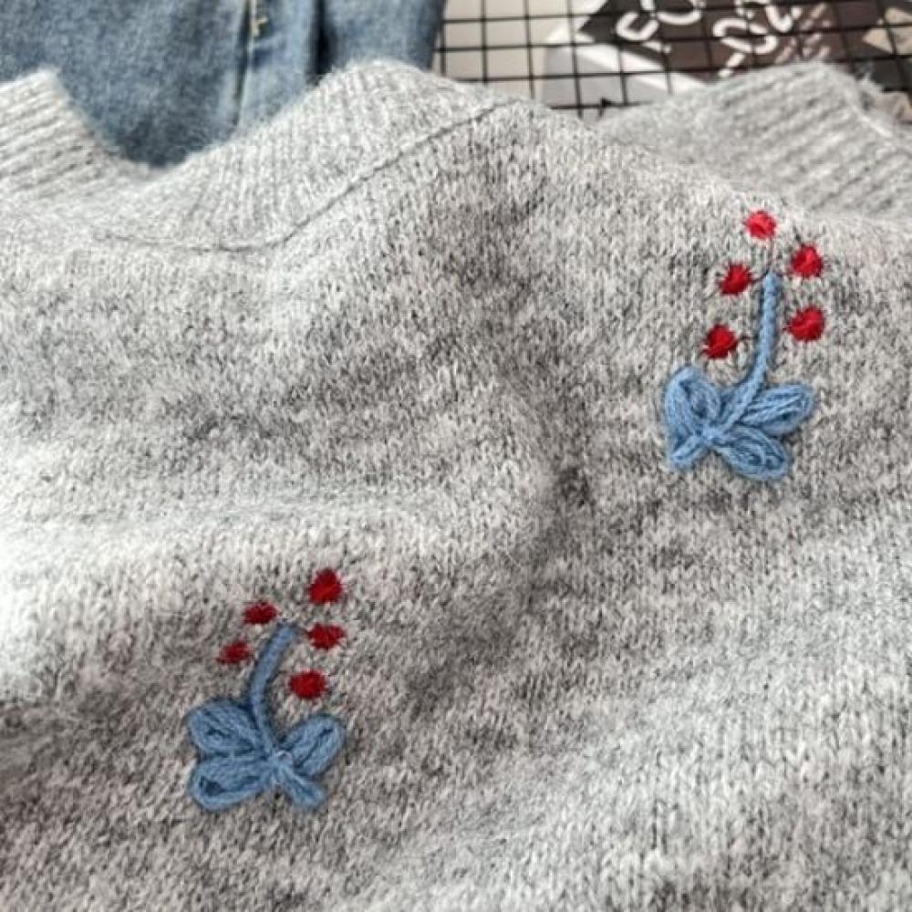 Navava Women Flower Embroidery Pattern Round Neck Knit Vest Nk3559