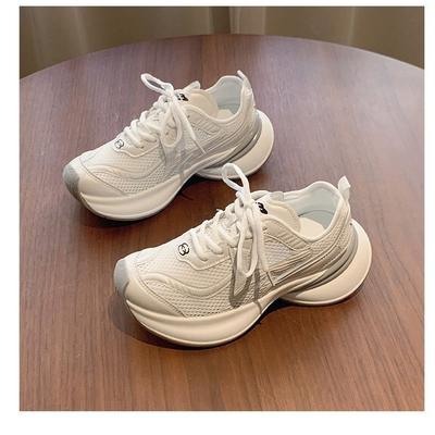 Laufschuhe trendige Plateauschuhe Damen Frühling und Sommer neue kleine weiße Schuhe atmungsaktives Mesh lässig