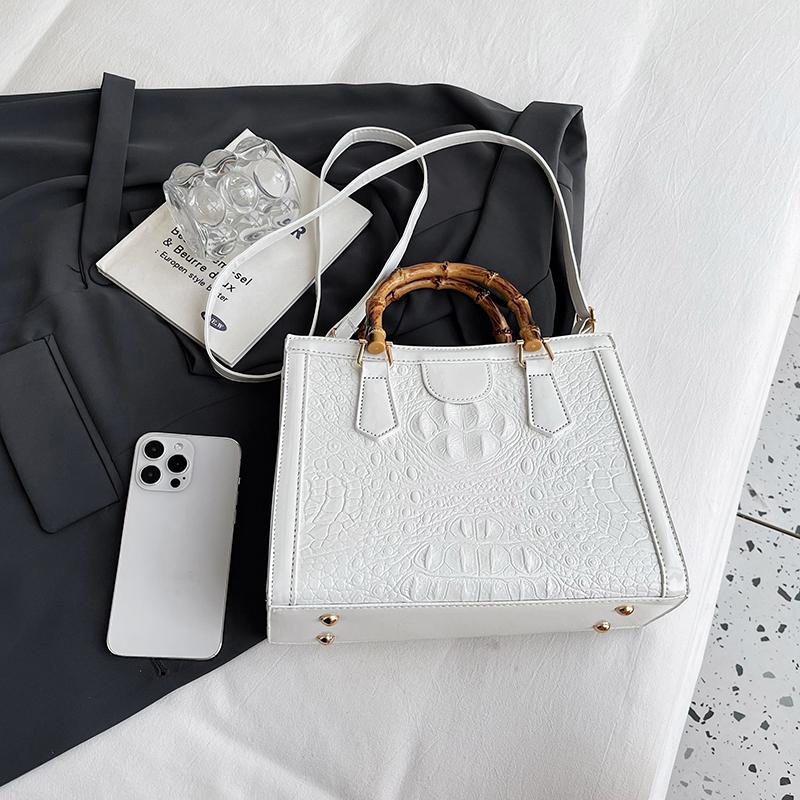 2023 Cross Border New Tote Bag Women's Bag Foreign Trade Leisure Large Capacity Crocodile Pattern Bag Women's Bamboo Handbag