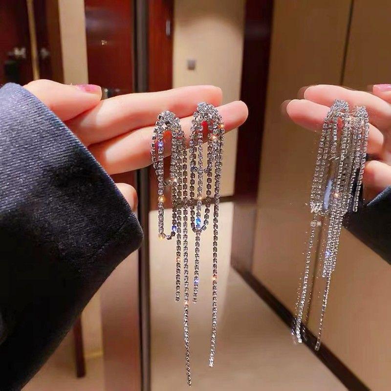 Rhinestone Tassel Earrings: Bridal Elegance with Luxury Design серебряный