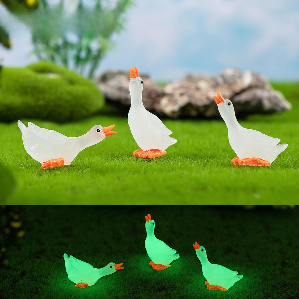 Glowing Swan Resin Craft Tabletop Decor Radiant Miniature Figurine For Home And Office