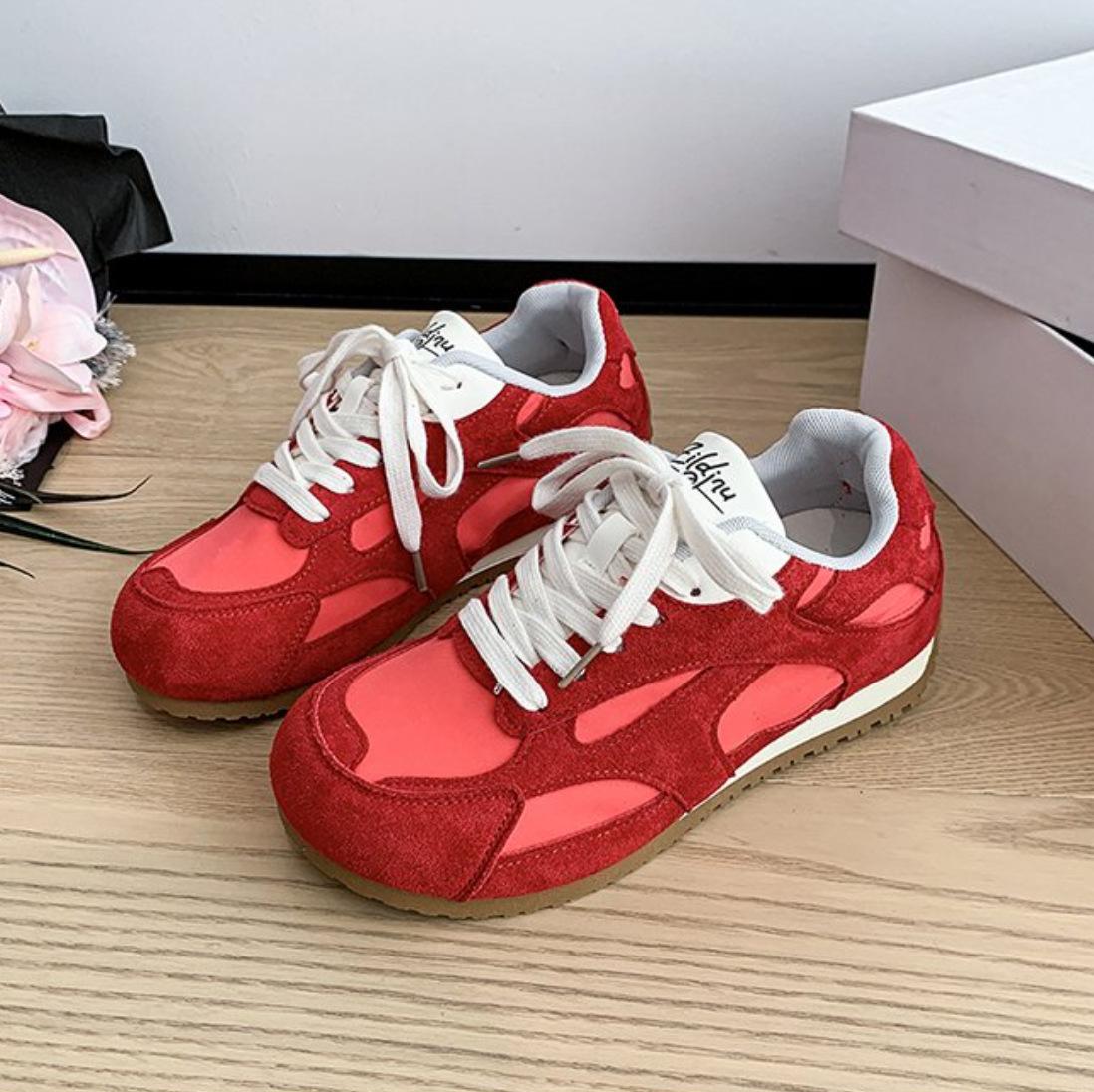 

Retro color matching inner heightening platform German training shoes women s 2025 summer new contrasting color lightweight board shoes sports and 40 красный