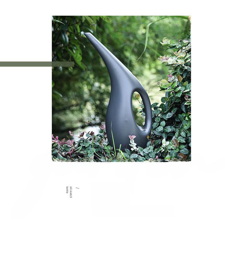 Ciemnozielona konewka z długą wylewką i butelką ze spryskiwaczem, duża pojemność do roślin ogrodowych i domowych