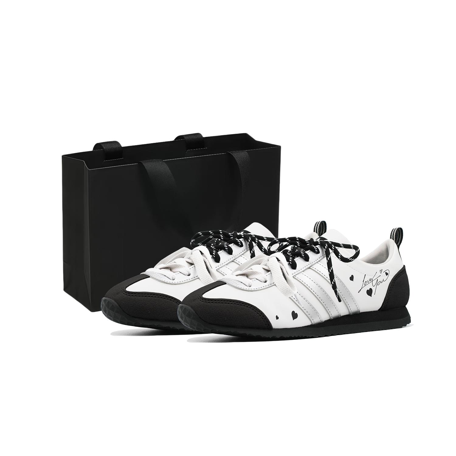 

Adidas VS JOG 2.0 Heartfelt Love Confession Low top German Army Trainers Unisex Black White JR4653(Team140- s-box) 40