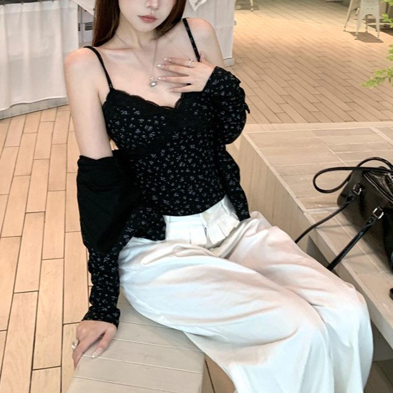 Zestaw dwuczęściowy dla kobiet Spicy Girl: Kardigan w kwiaty i top na ramiączkach z koronkowym wykończeniem - Jesień