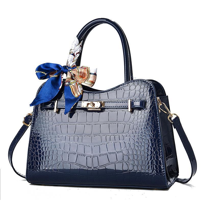Textured Handbag New Fashion Versatile Fashion Messenger Bag Commuter Casual Women's Bag