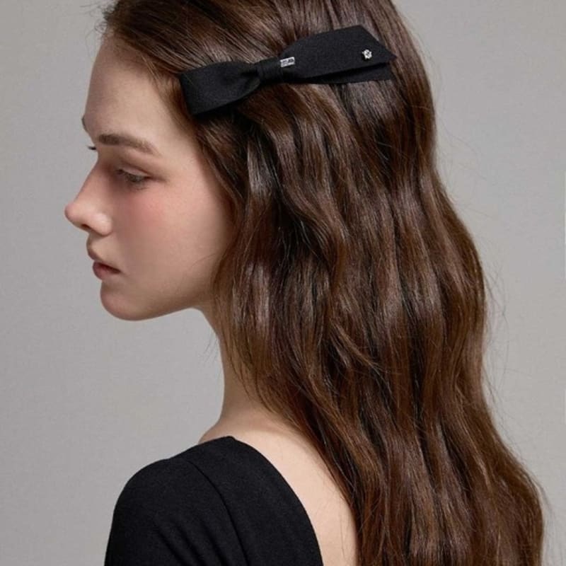 

Jean Paul Clarisse Unbalanced Stone Ribbon Automatic Pin JP-24-388AB ivory