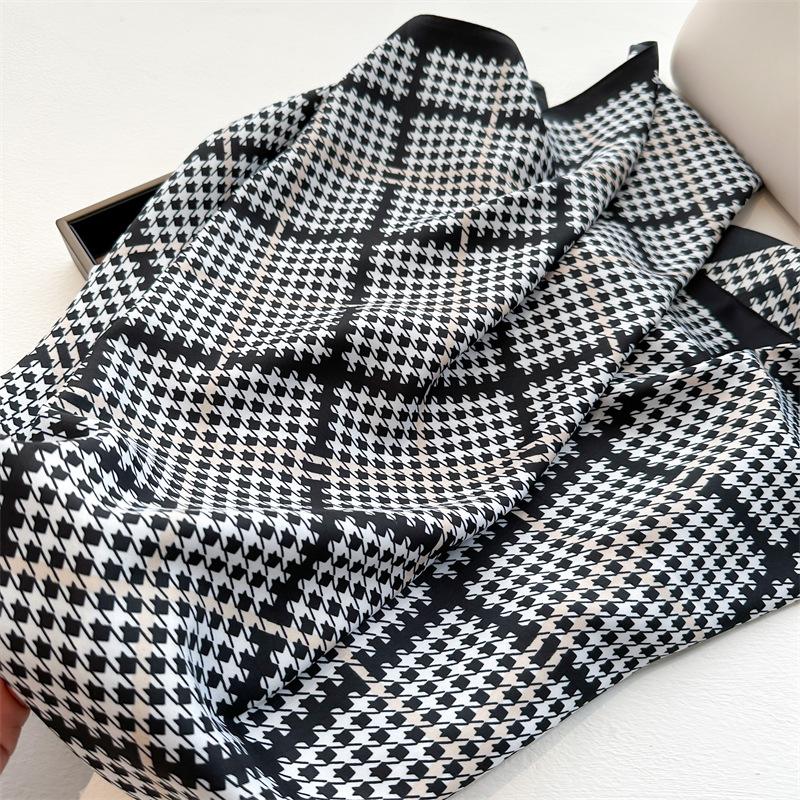 Populare 90*90cm Eșarfe de plajă Houndstooth Square Batistă Stil Femei Lux Batic Design Cremă solară Mătase Hijab Cravată Geantă