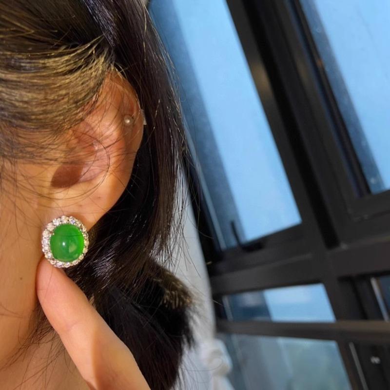 Simple Natural Light Green Chalcedony Egg Surface Stud Earrings Versatile Green Jade Agate Women's Earrings Pendant Jewelry