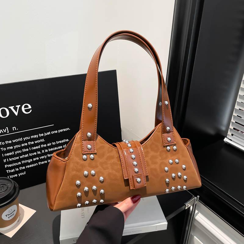 Underarm Bag PU Leather Studded Shoulder Bag for Women Rivet Punk Clutch Purse for Work Travel Shopping Trendy Hobo Purse