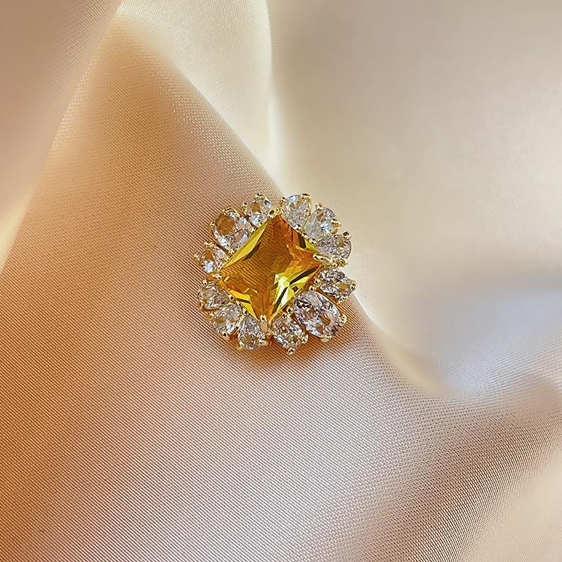 Snowflake & Butterfly Zircon Brooch with Freshwater Pearl for Women's Korean Style Suit Coat