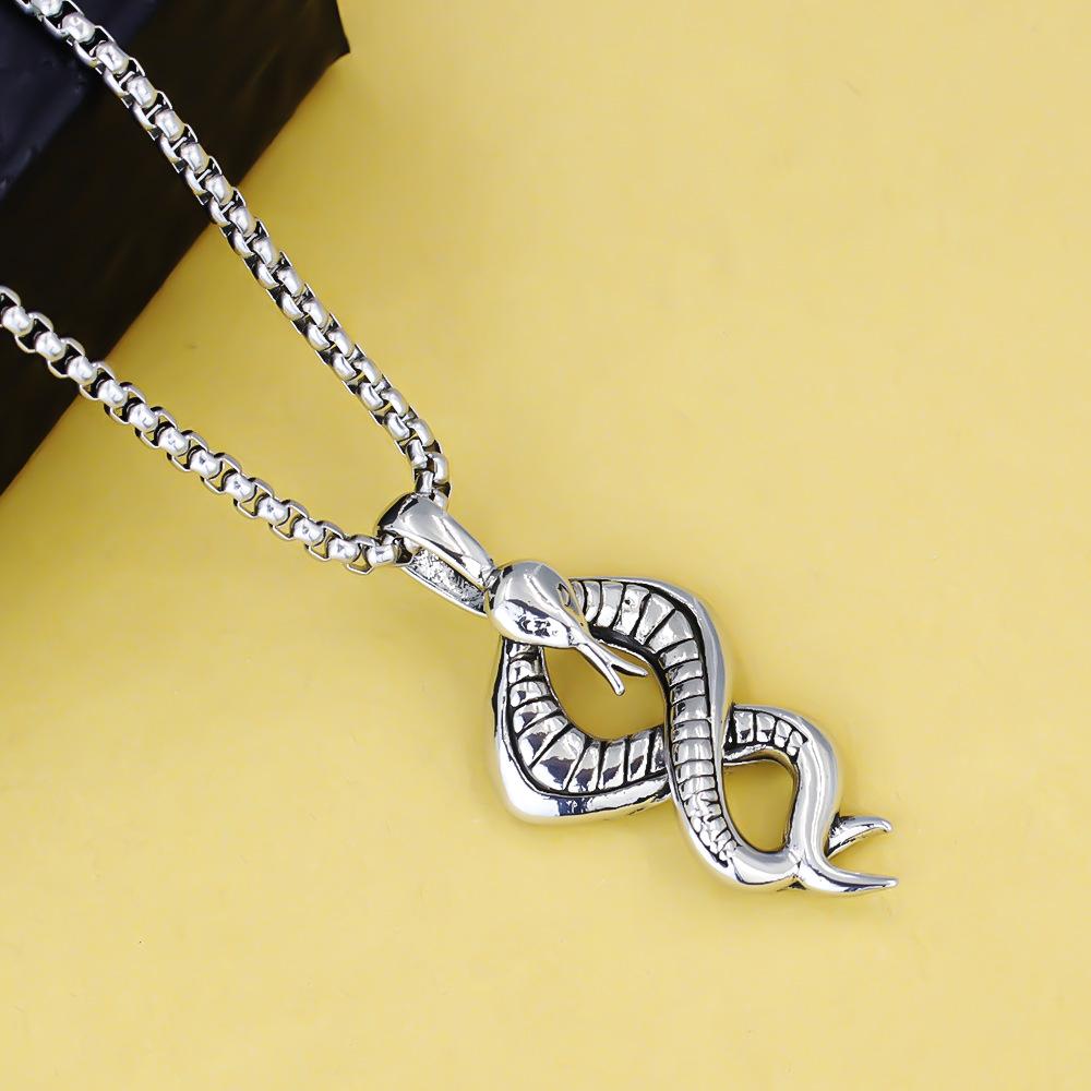 European and American Necklace Men s Retro Trendy and Cool Snake-shaped Pendant Titanium Steel Necklace 60CM
