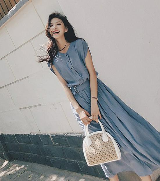 

Женское летнее шифоновое платье 2025 года - корейский стиль, волшебная французская ниша, темпераментная юбка длиной до колена L синий