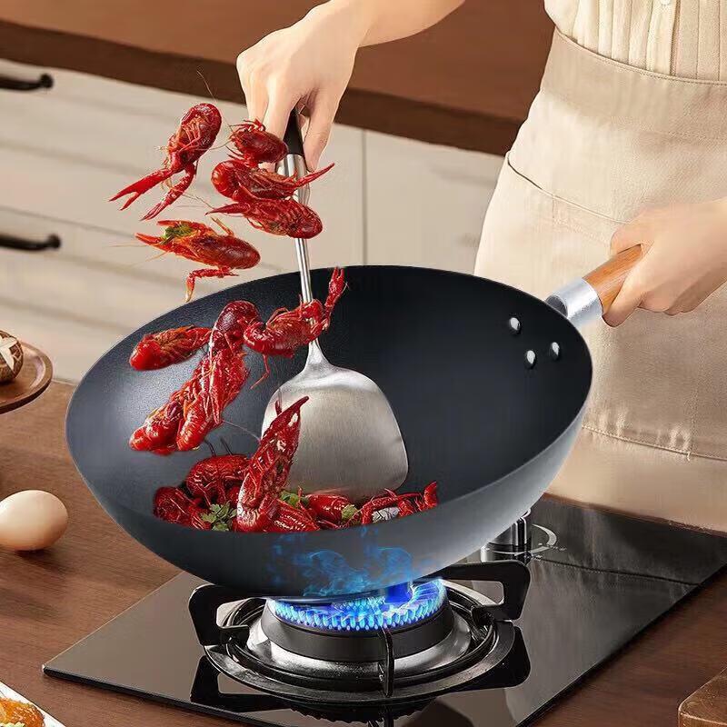 Chuidahuang Refined Iron Wok with Visible Lid