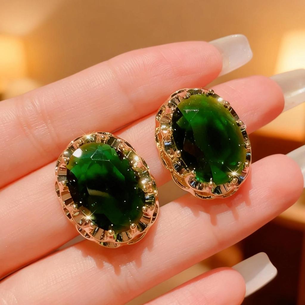 2025 Vintage French Green Stud Earrings: Elegant, Niche Hong Kong Style Dangle