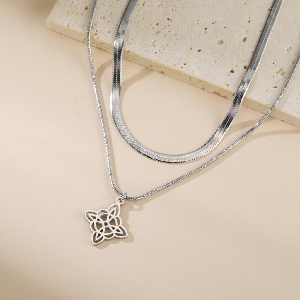 Teamer Stainless Steel Irish Witch Knot Celtics Knot Pendant Necklace Women Men Snake Chain Necklace Amulet Jewelry Wholesale