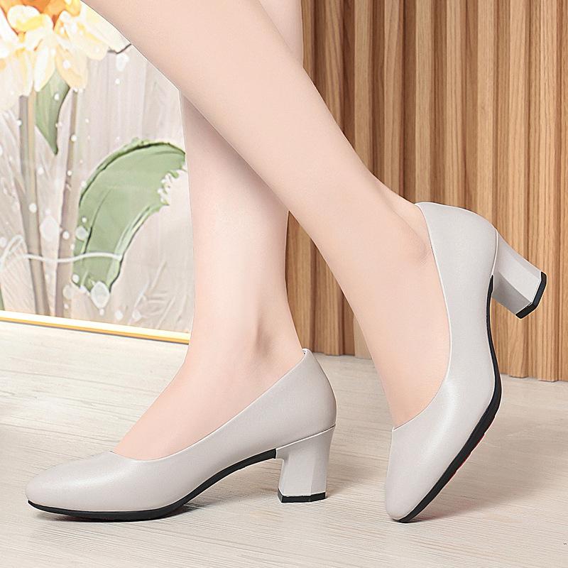 Women's Black Medium Heel Interview Dress Professional Shoes Suit Leather Shoes Large Size Single Shoes Women's Shoes