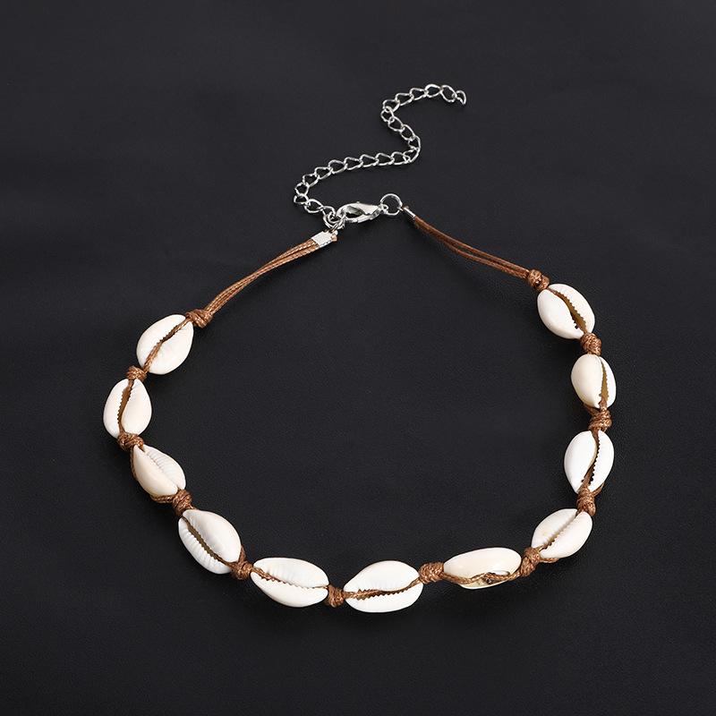 Vintage European-American Shell Necklace: Retro Fashion Accessory & Trendy Travel Souvenir