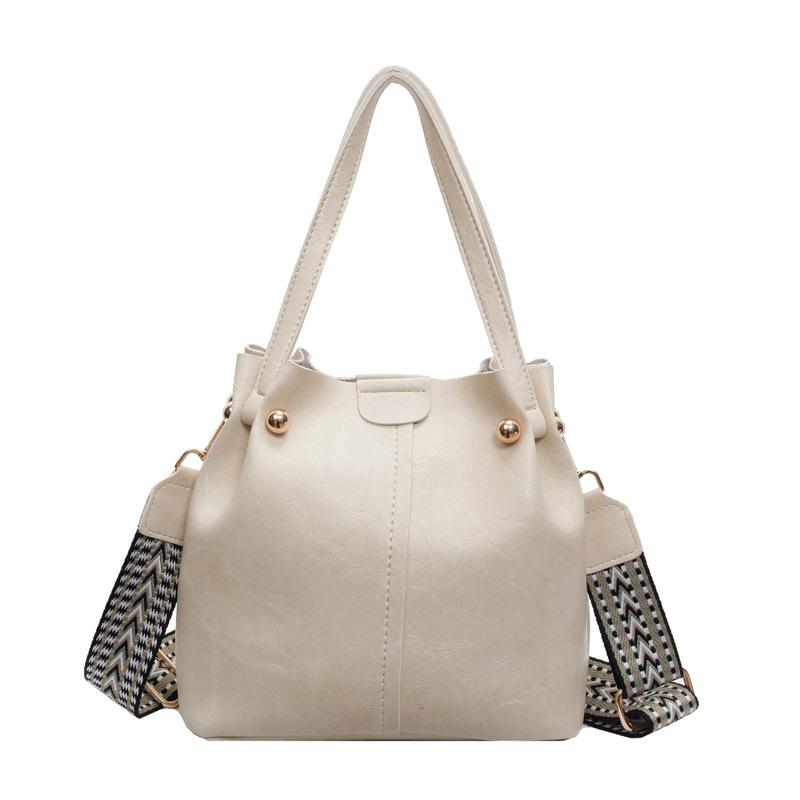 New autumn and winter retro fashion simple texture bucket bag versatile shoulder messenger commuter bag