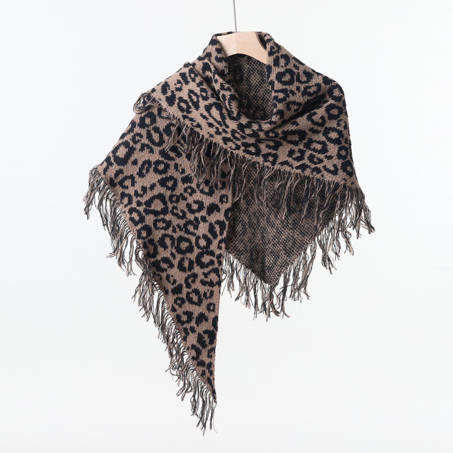 2025 Fall/Winter Retro Leopard Print Tassel Cashmere-Feel Scarf & Triangle Shawl for Women коричневый