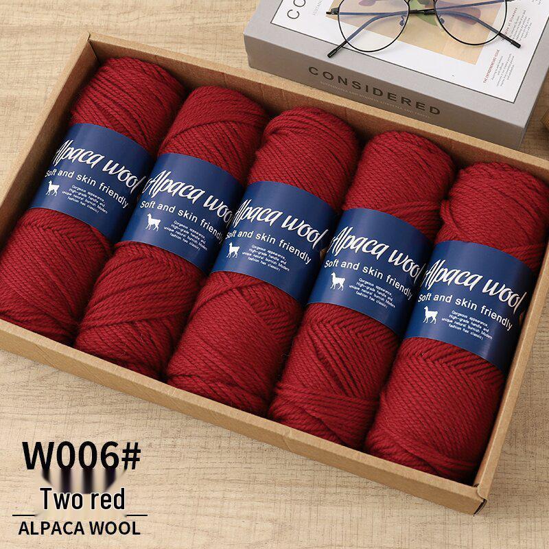 Soft Alpaca Yarn: Comfortable, ideal for hand-knitting scarves and other medium-thick projects.