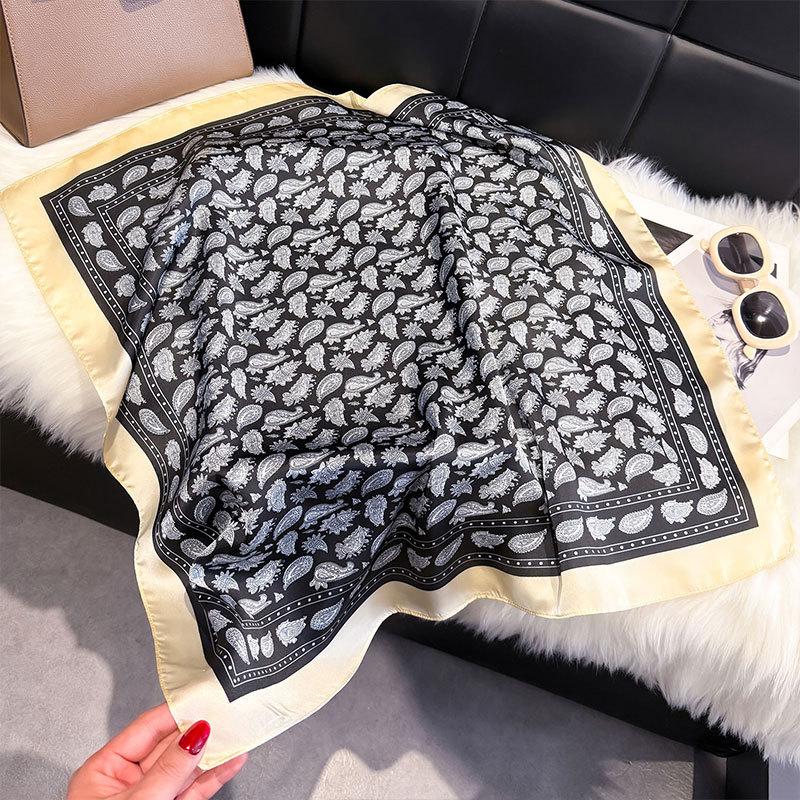 Spring Silk Scarf Fashionable Foreign Style Versatile Small Square Scarf 70Cm Decorative Scarf Sunscreen Travel Shawl Women