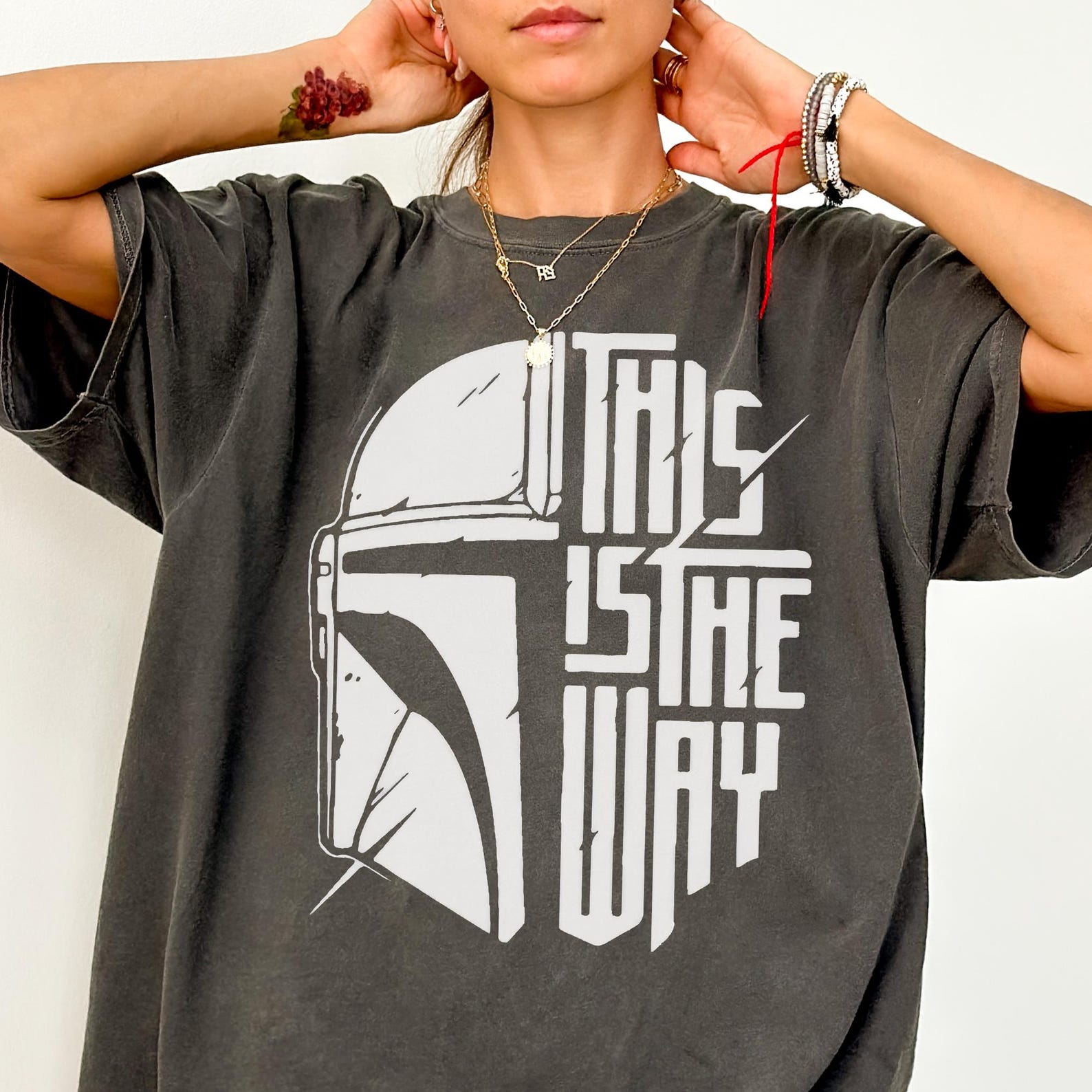 Vintage This Is The Way Mandalorian Helmet Shirt - The Mandalorian and Grogu Movie Shirt,Star Wars Tshirt,Star Wars Sweatshirt 3XL