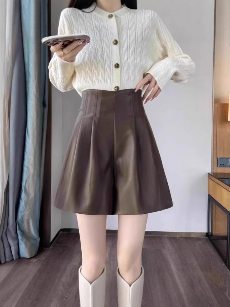 

Women s High-Waist Black PU Leather Leggings Shorts: Slimming Wide-Leg Design for 2024 Autumn/Winter Casual Wear. XL чёрный