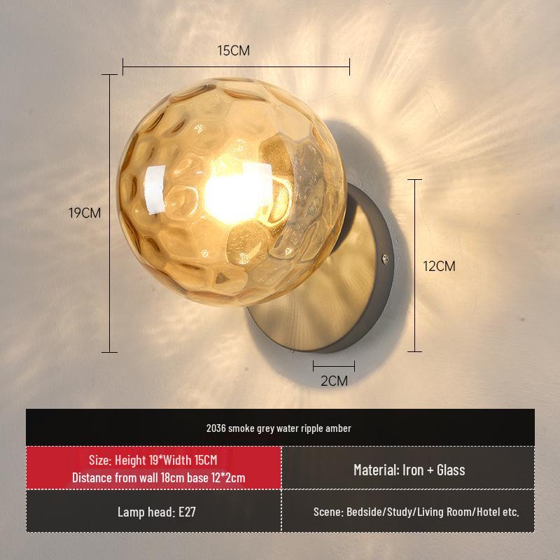 Moderne Wandleuchte aus Holz und Glas für Restaurants, Treppenhäuser oder Eingangsbereiche von Wohnzimmern