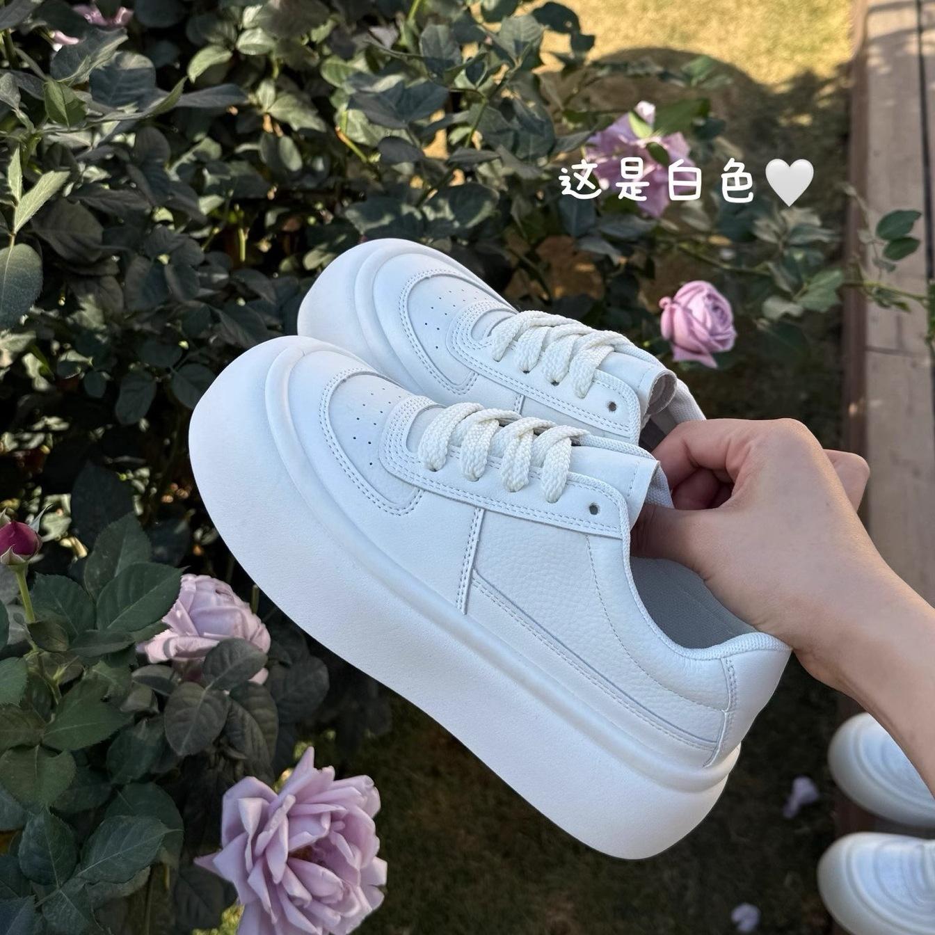 

Thick-soled big head white shoes women s 2025 new spring and summer women s shoes Internet celebrity versatile explosion casual sports shoes 40