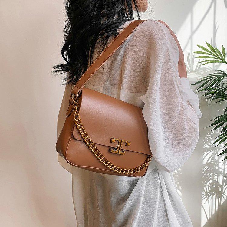 Korean Style Trendy Women's Single Shoulder Chain Crossbody Bag - Simple, Fashionable, Versatile, Solid Color Underarm Bag for Winter