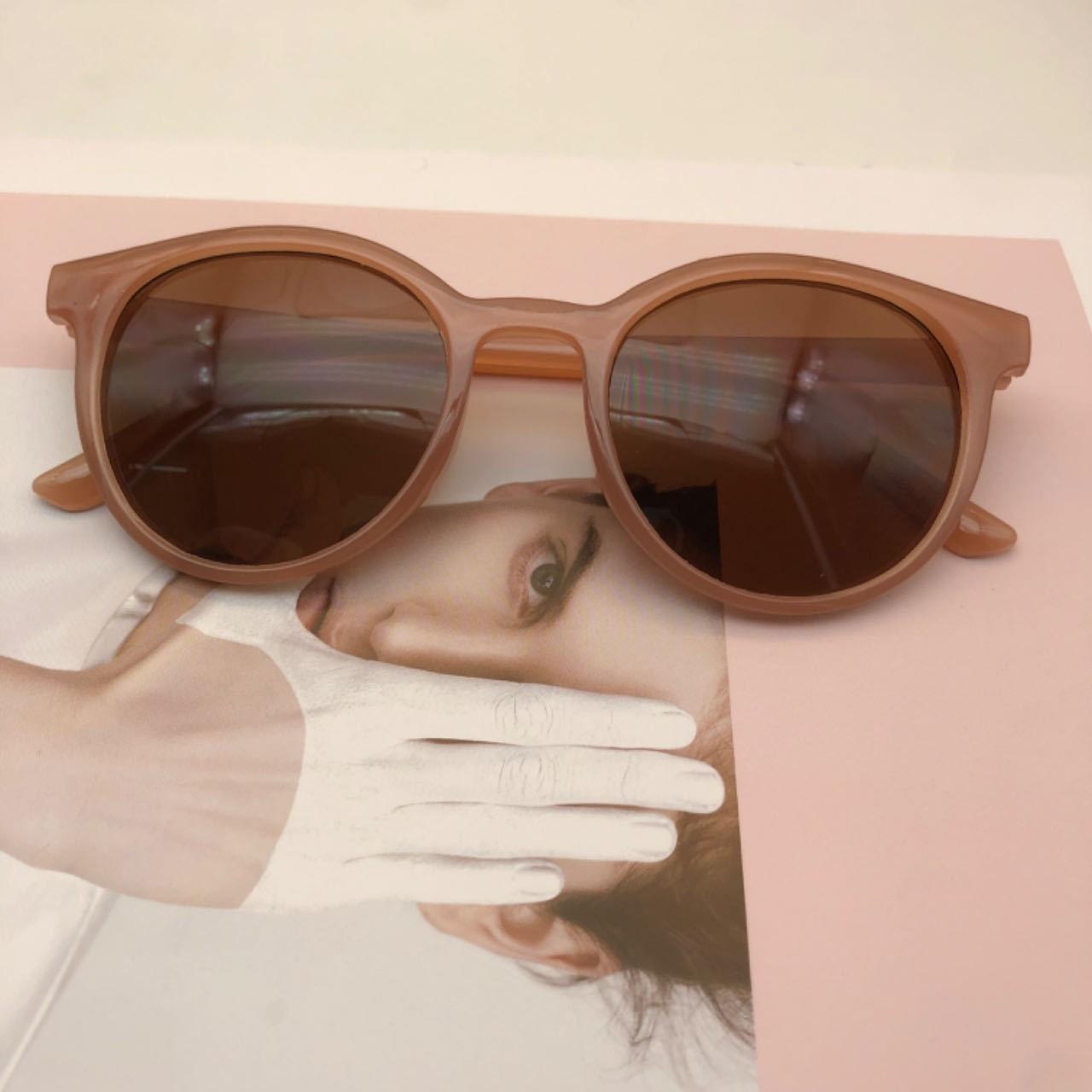 

Солнцезащитные очки Мужские Цвет Молочного Чая Солнцезащитные очки Ретро Круглые Солнцезащитные очки Милая Мягкая Девушка коричневый