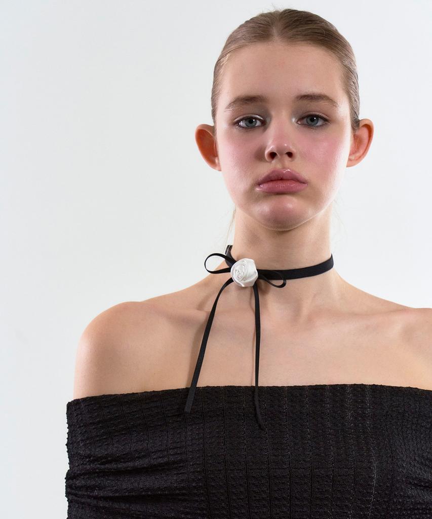 Vinaj Jenny Rose Ribbon Choker (Black)