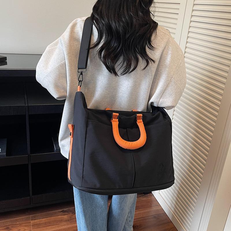 Large-capacity Casual Fitness Bag Women's Wet and Dry Separation Yoga Sports Bag Lightweight Simple Solid Color Travel Duffel Bag