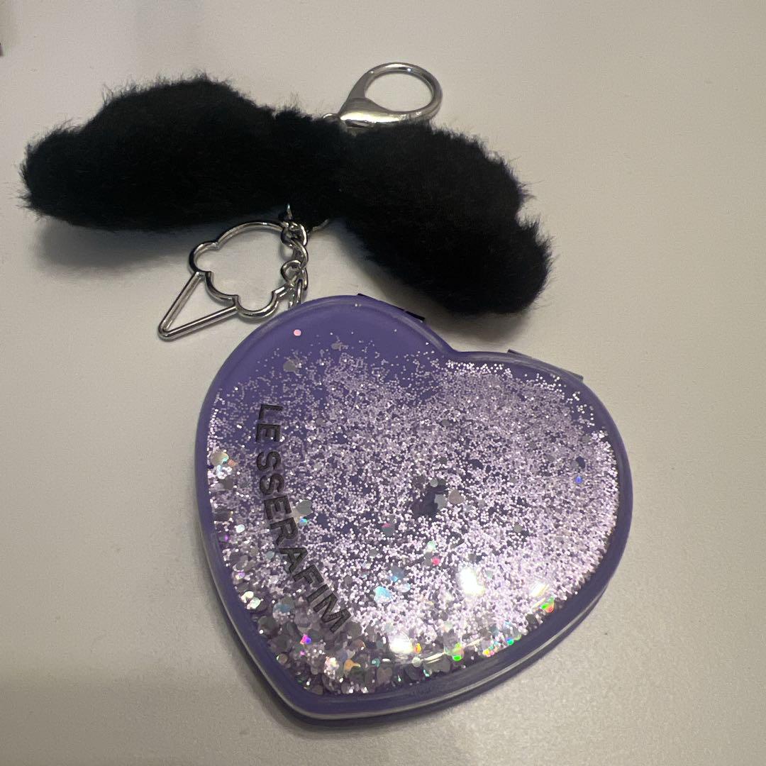 

[USED] LE SSERAFIM Heart-Shaped Compact Mirror