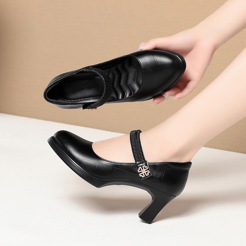 Cheongsam show high heels black model catwalk show thick heel waterproof table one-word buckle shallow mouth women's shoes