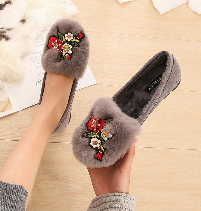 

зимние плюшевые криперы нескользящие мокасины роскошные кроличьи ворс теплые мокасины без застежек модные вышитые цветы бисер хлопковые туфли 43 4.5 серый