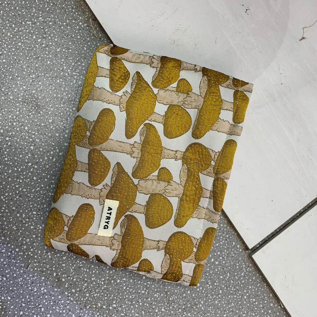 Mushroom Jacquard Portable Travel Cosmetic Storage Bag