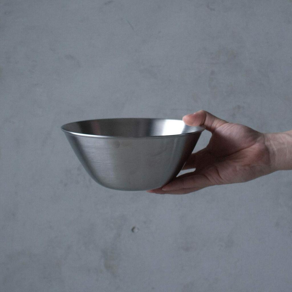 Sori Yanagi Stainless steel bowl designed based on the opinions of cooking experts and housewives Tsubame Sanjo Stainless steel bowl 19cm Designed to