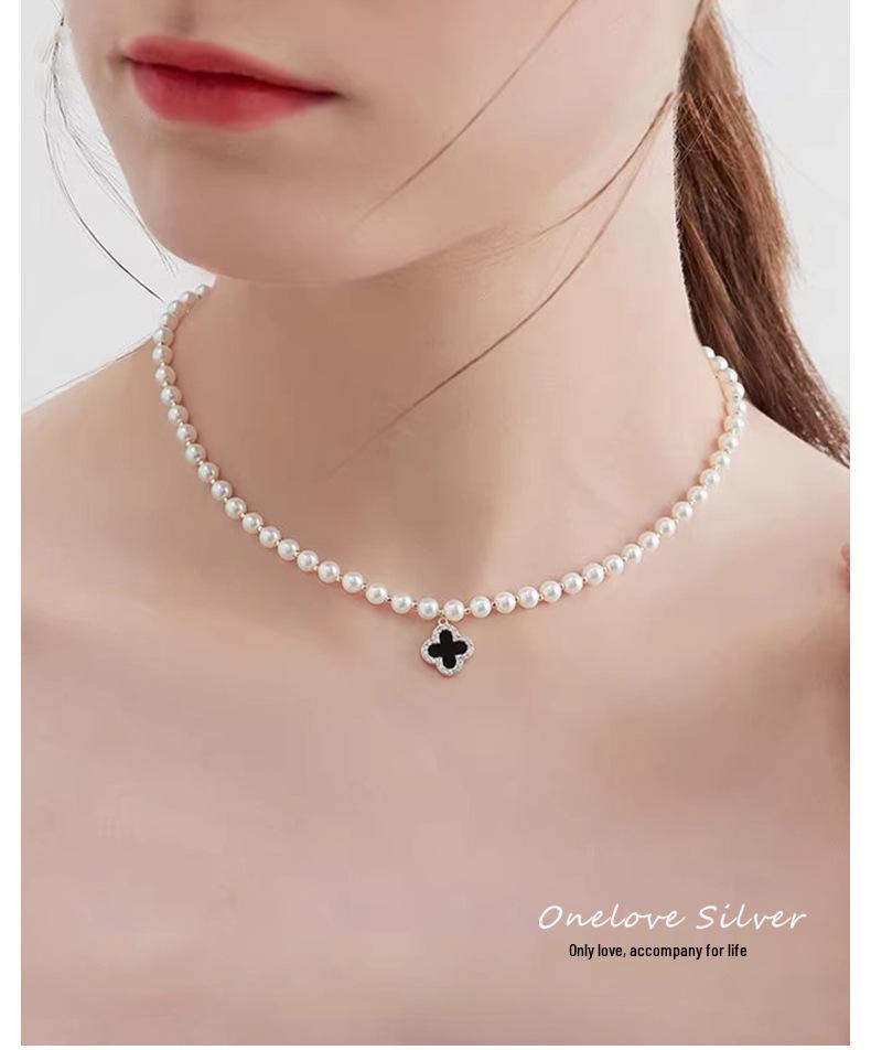 2026 Four-Leaf Clover Pearl Necklace: Stylish, High-End Pendant Clavicle Chain for Women