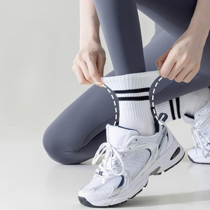Women's Autumn and Winter Fitness Yoga Sports Non Slip Floor High Socks