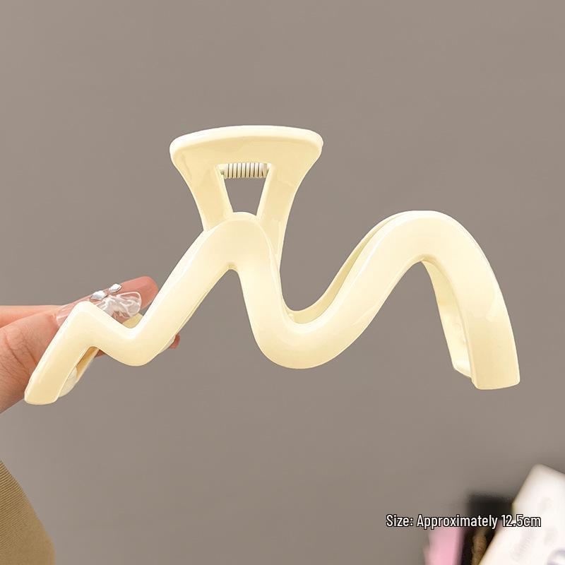 Großer französischer Retro-Klammer-Haarclip für elegante Damenfrisuren.