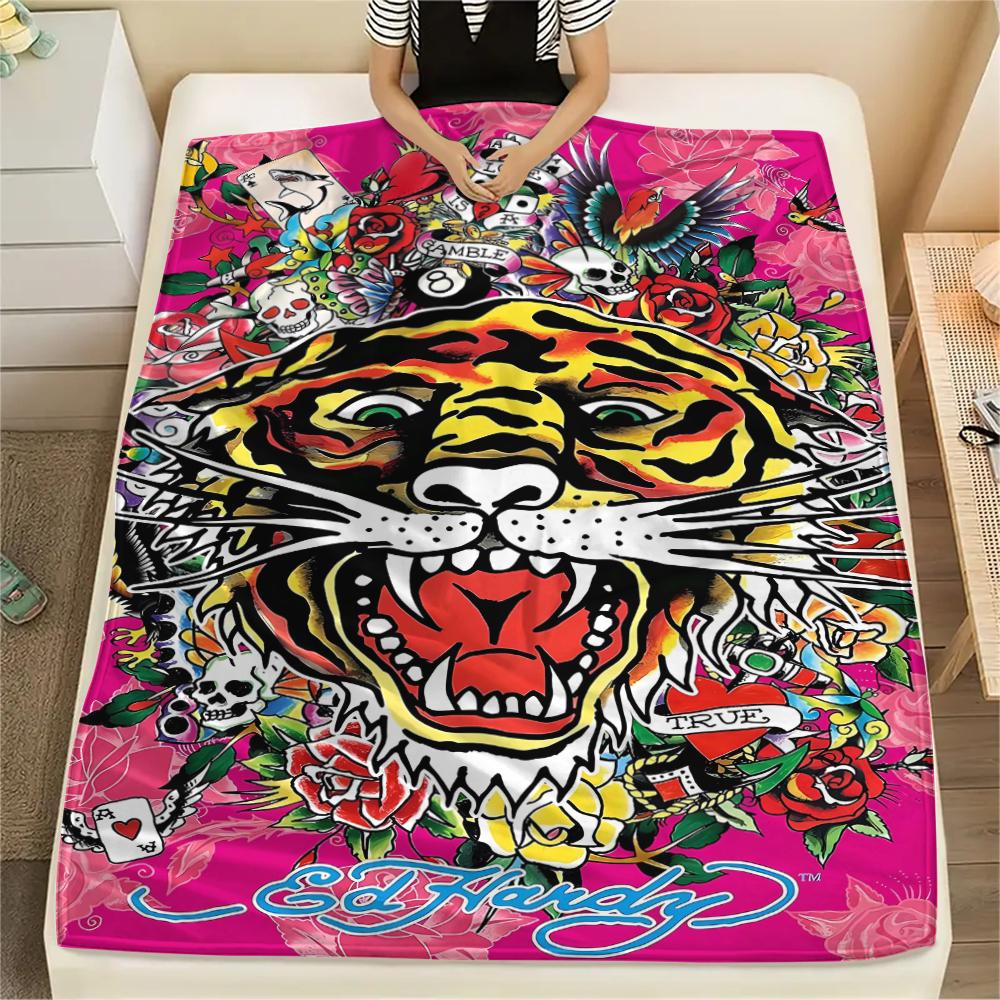 1Pc Hardy Tattoo Print Flannel Blanket, High quality Comfortable for All Seasons, Home Decor, Warmth and Comfort, Perfect for Christmas Gifts