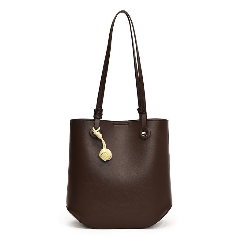 Premium retro large-capacity bag women's new fashion commuter shoulder bag autumn and winter portable bucket bag