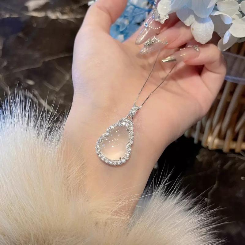 Titanium Steel Non-fading Small Waist Necklace Women's Summer Niche Design Accessories Collarbone Chain Pendant