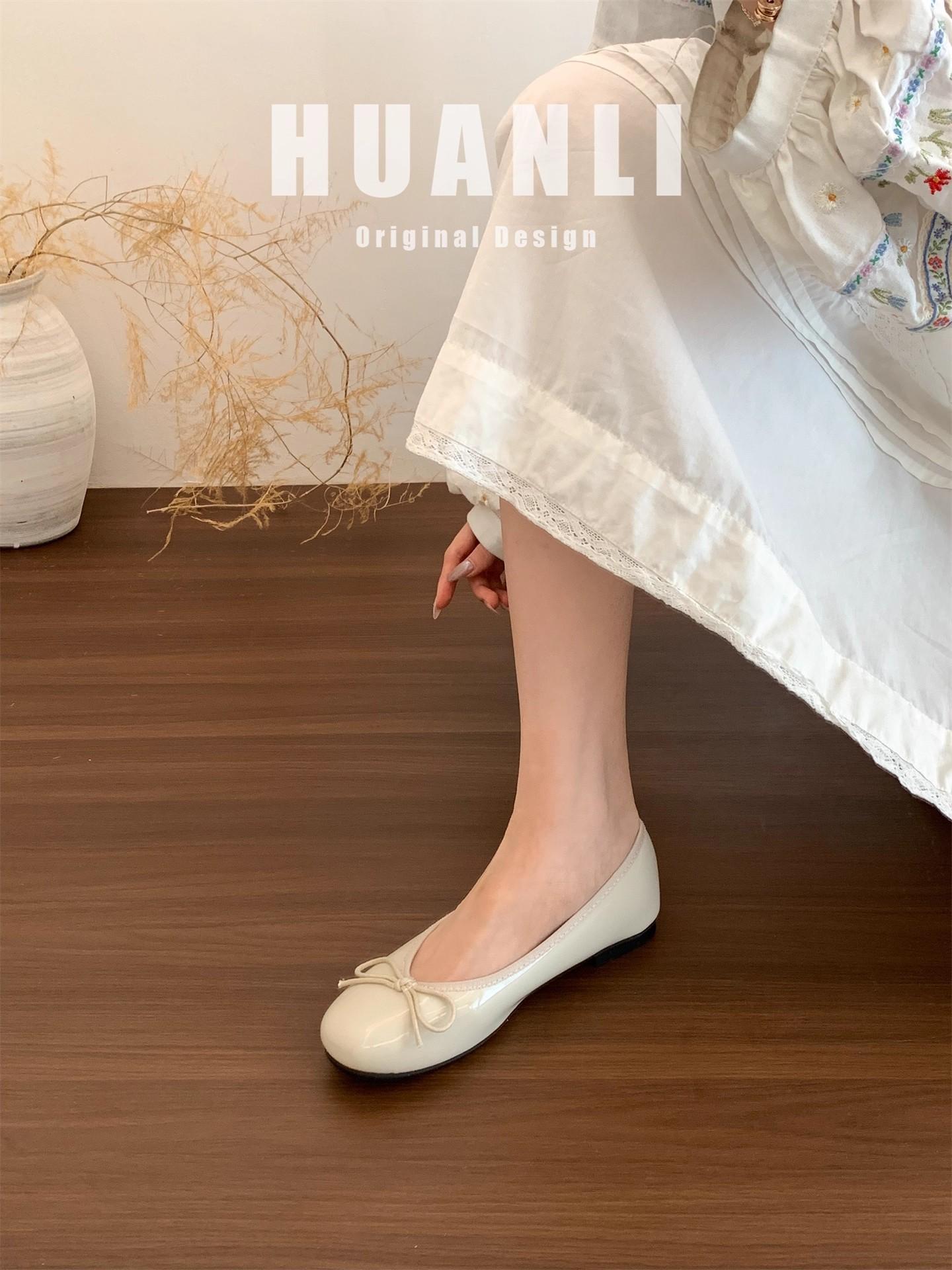 

Evening breeze gentle bow red small single shoes women s 2025 spring new French soft-soled ladyshoes flat-soled grandma shoes 35