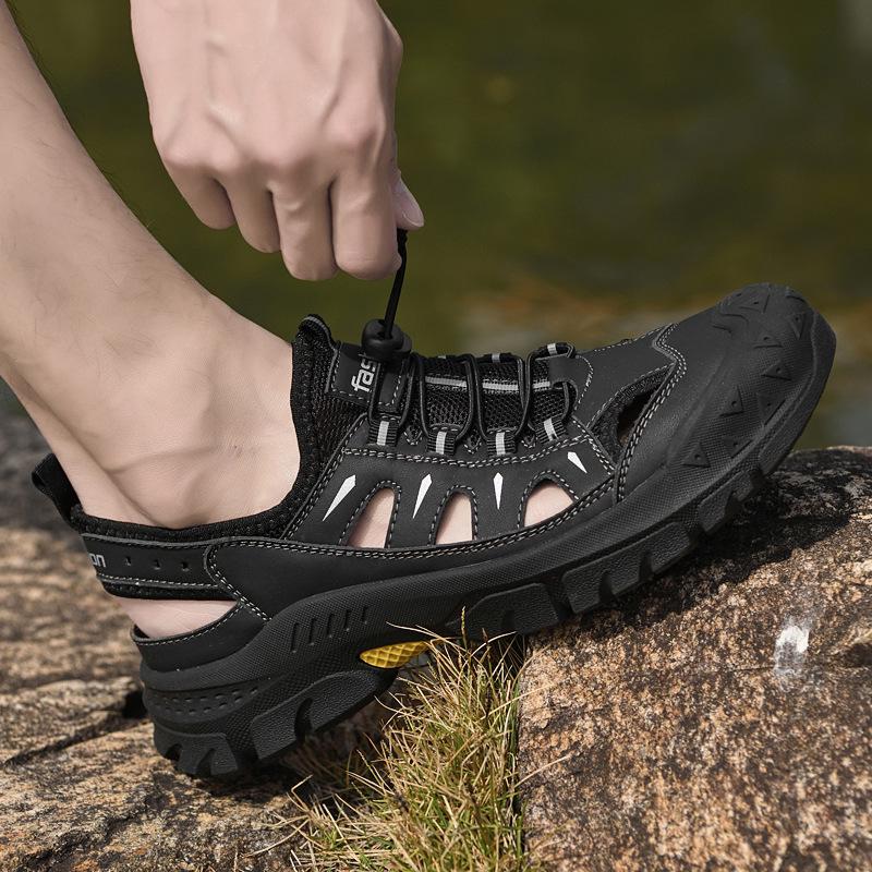 2025 Men's Breathable Closed-Toe Summer Sandals - Casual Large Size Beach Mesh Shoes