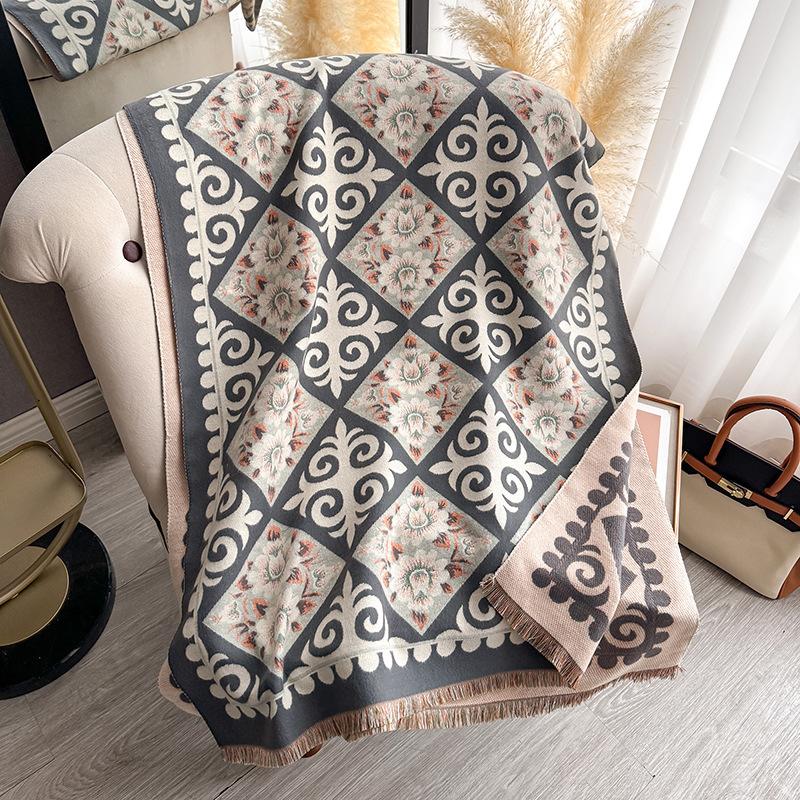 New Autumn and Winter Vintage Two-Tone Patchwork Printed Scarf, Faux Cashmere, Warm and Stylish Neck Wrap, Trendy Large Shawl