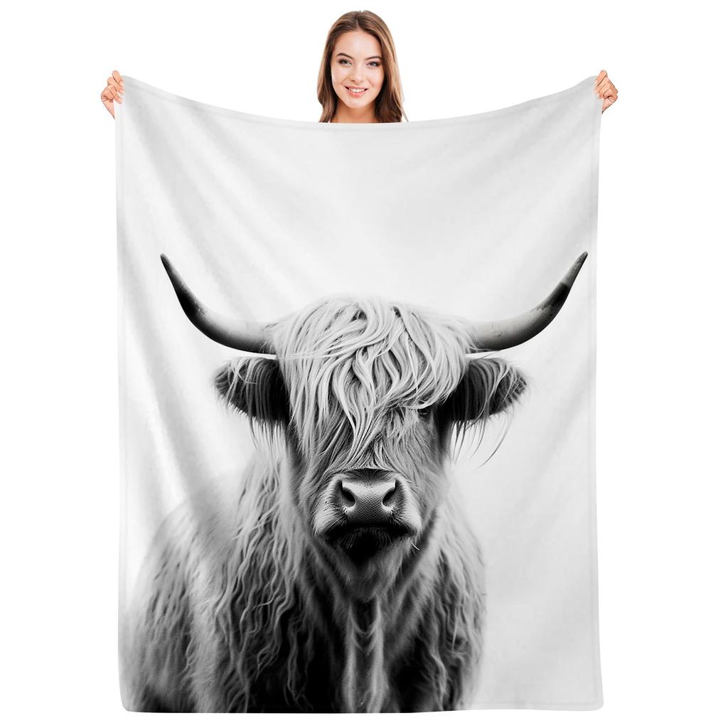 Cute Highland Cow Fleece Blanket Soft Cozy Farm Animal Flannel Throw Blanket for Farmhouse Bedroom Sofa Couch Outdoor Travel